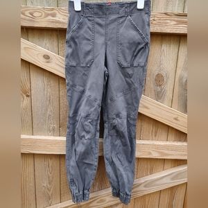 🏵️ Spanx Grey Cargo Ankle Zip Pants 🏵️
